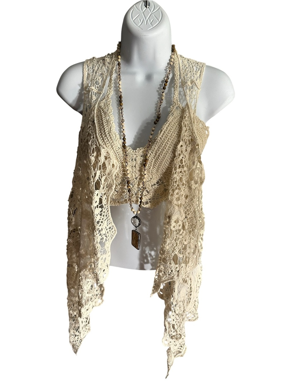 Crochet Lace Open Front Vest in Cream. CL/GR 04